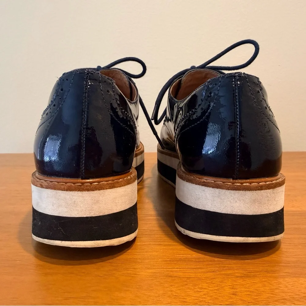 Halogen x Atlantic-Pacific Gabriela Flatform Derby in Navy and White